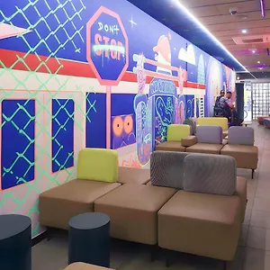 https://ideal-youth-hostel.topbarcelonahotels.com